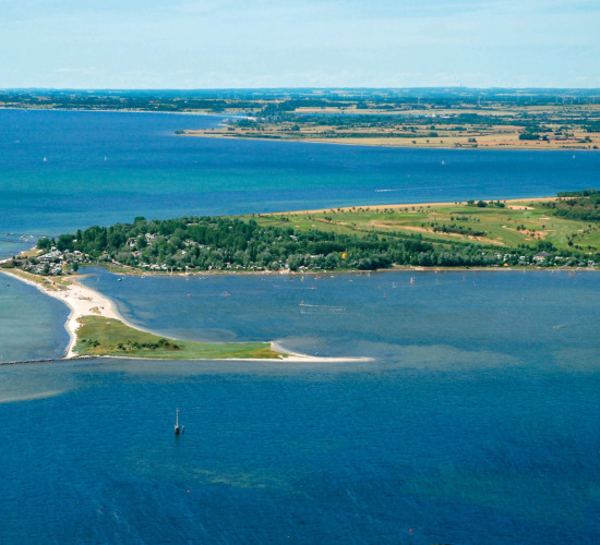 Wulfener_Hals_Luftaufnahme_quer-offiziell.jpg Camping in Schleswig-Holstein (Campingplätze)
